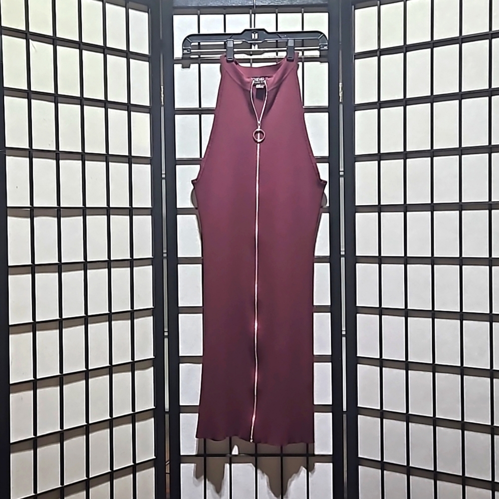 Sleeveless Maroon Dress